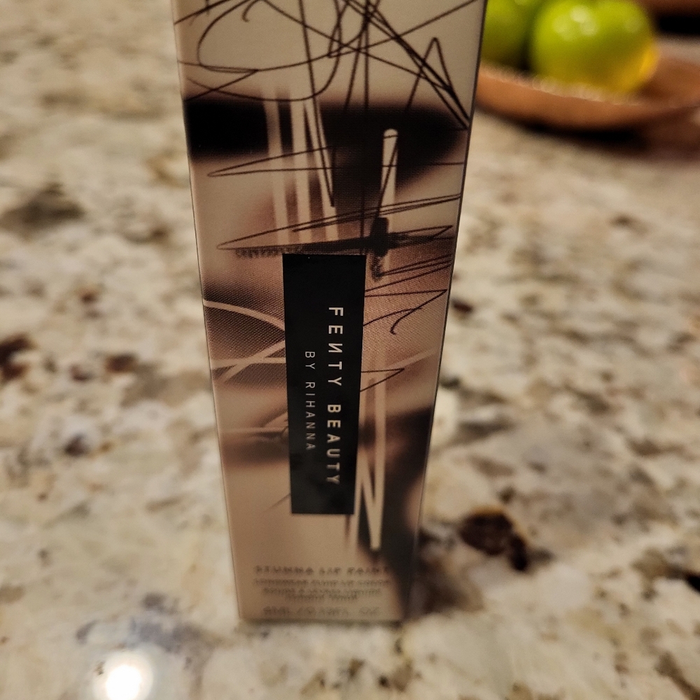 Fenty Beauty Stunna Lip Paint in Unbuttoned